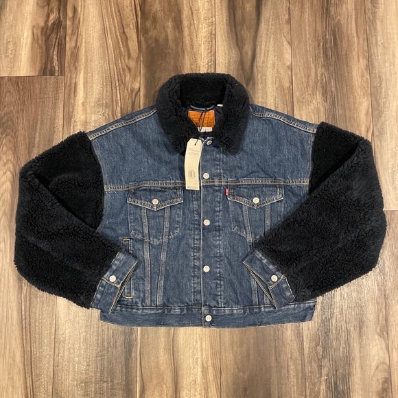 Levi’s faux fur sleeve lining vintage Denim jacket